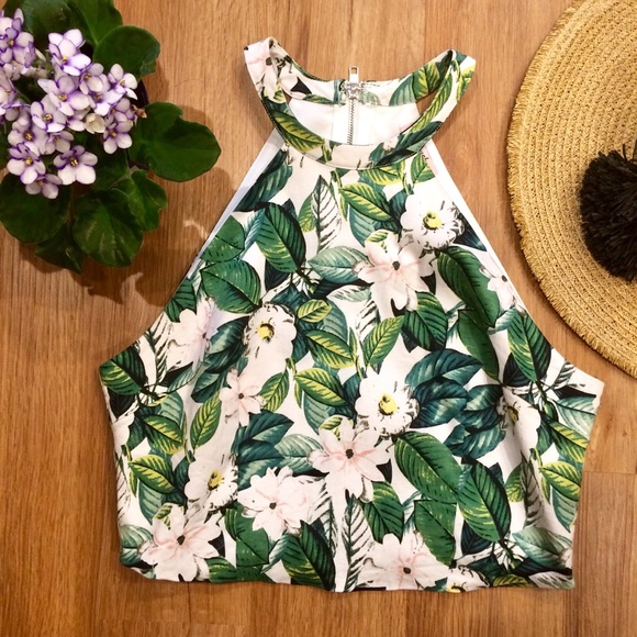 a.peach Tops - Floral Crop Top Size Large